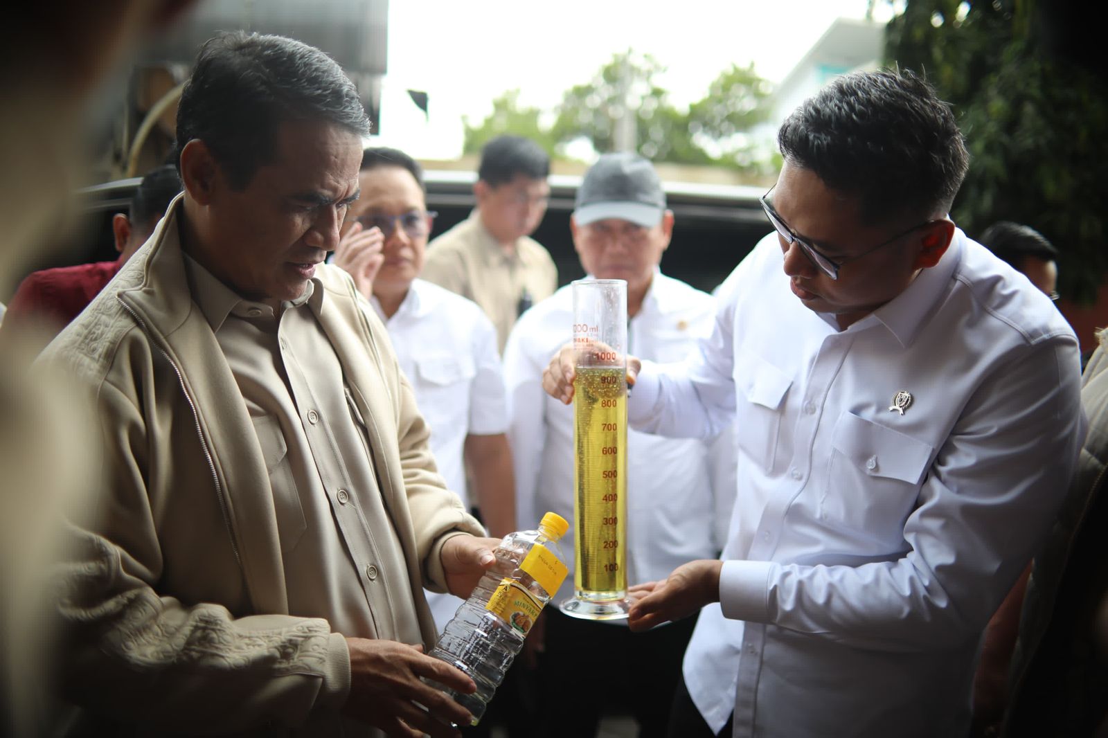 Sidak Pasar 3 Menteri di Surabaya, Kembali Bongkar Kecurangan Takaran Minyakita oleh 7 Perusahaan