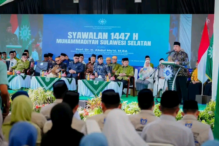Gubernur Sulsel Serahkan Rp800 Juta untuk Muhammadiyah Perkuat Pembangunan Umat
