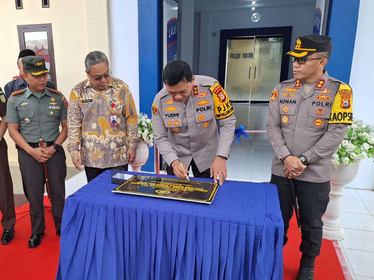 Kapolda Sulsel Resmikan Gedung Tatag Trawang Tungga Polres Selayar