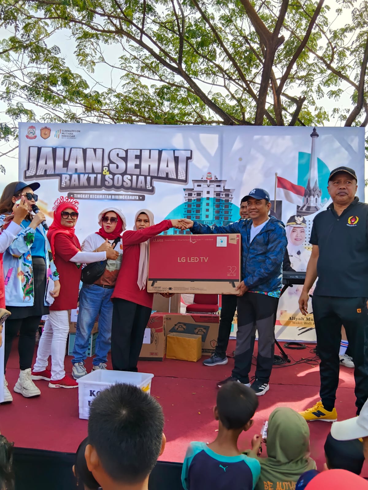 Ribuan Warga Makassar Menyatu di Jalan Sehat Menuju Indonesia Maju