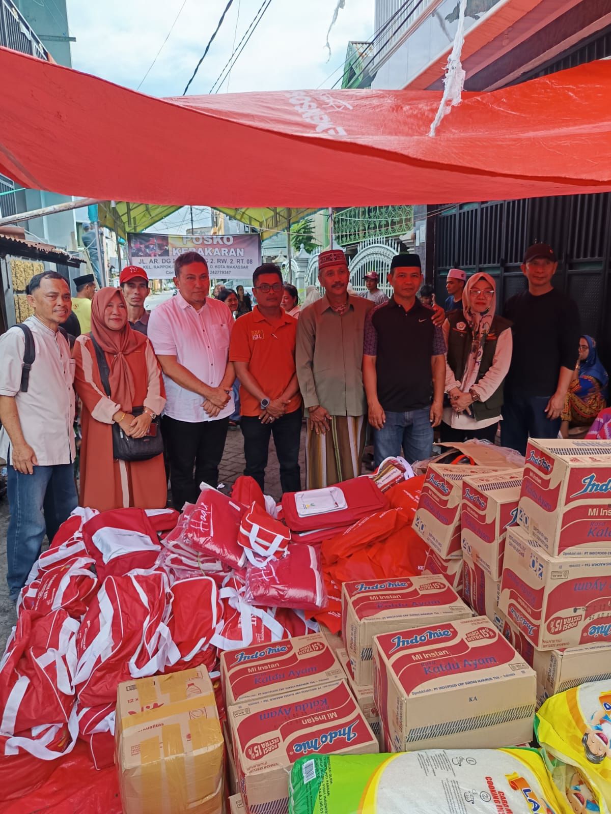 Gerak Cepat, Dinsos Sulsel Memberikan Bantuan Dua Titik Bencana di Makassar Dalam Sehari