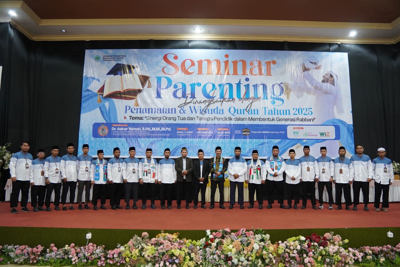 Pj. Wali Kota Palopo Firmanza DP, Buka Seminar Parenting dan Wisuda Qur’an