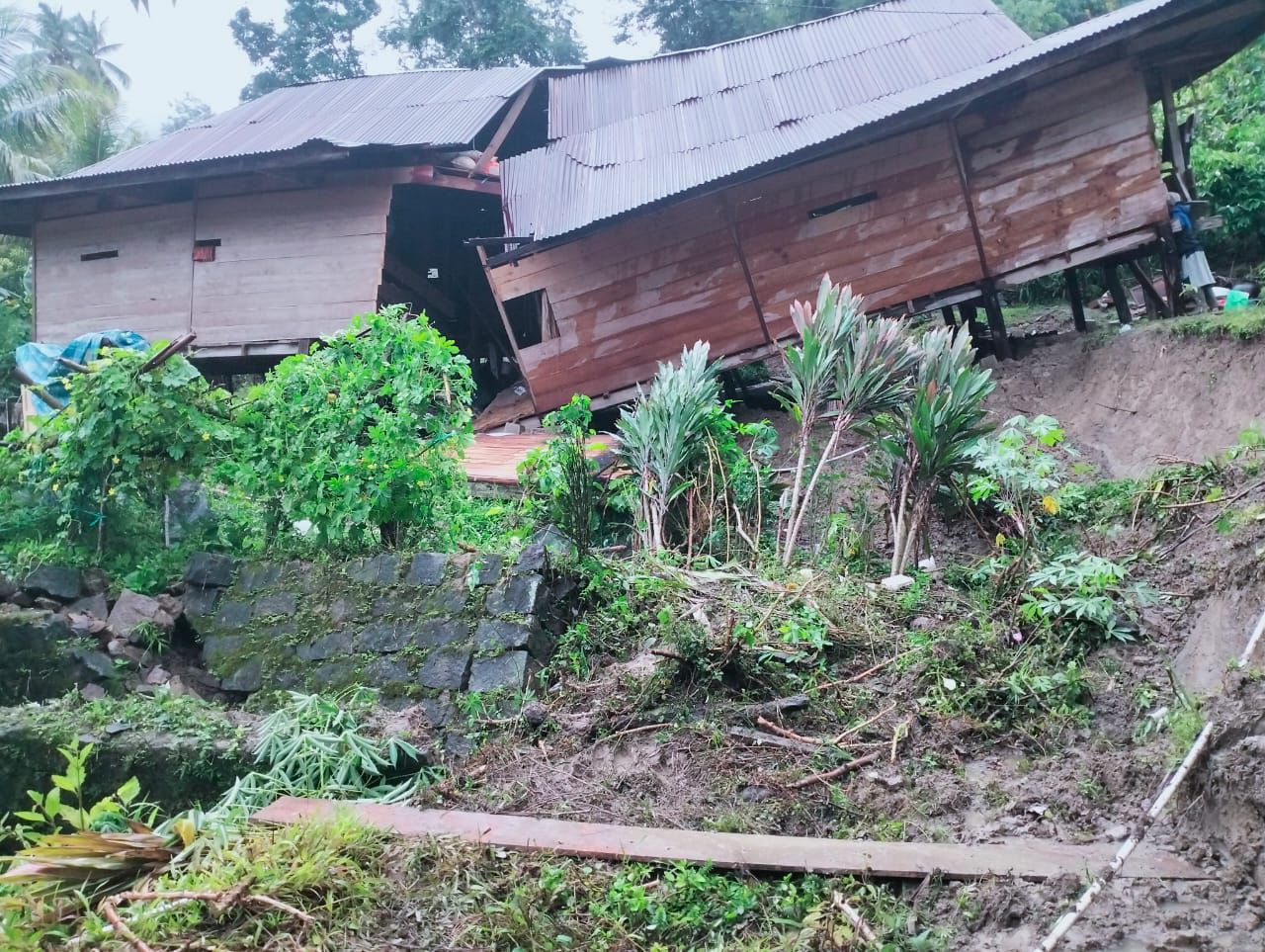 Tanah Bergerak Landa Dusun Bena’ Toraja, BPBD Sulsel Kirim Bantuan dan Koordinasi Penanganan