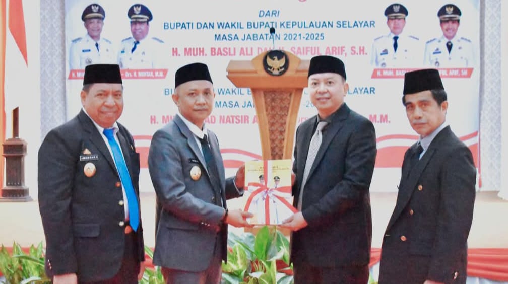 Nakhoda Kepulauan Selayar Berganti, Basli Ali Serahkan Kemudi Kepemimpinan ke Natsir Ali