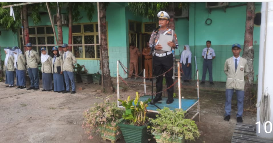 Tekan Angka Kecelakaan dan Disiplinkan Pengendara, Kasat Lantas Polres Pinrang Gencarkan Edukasi di Sekolah