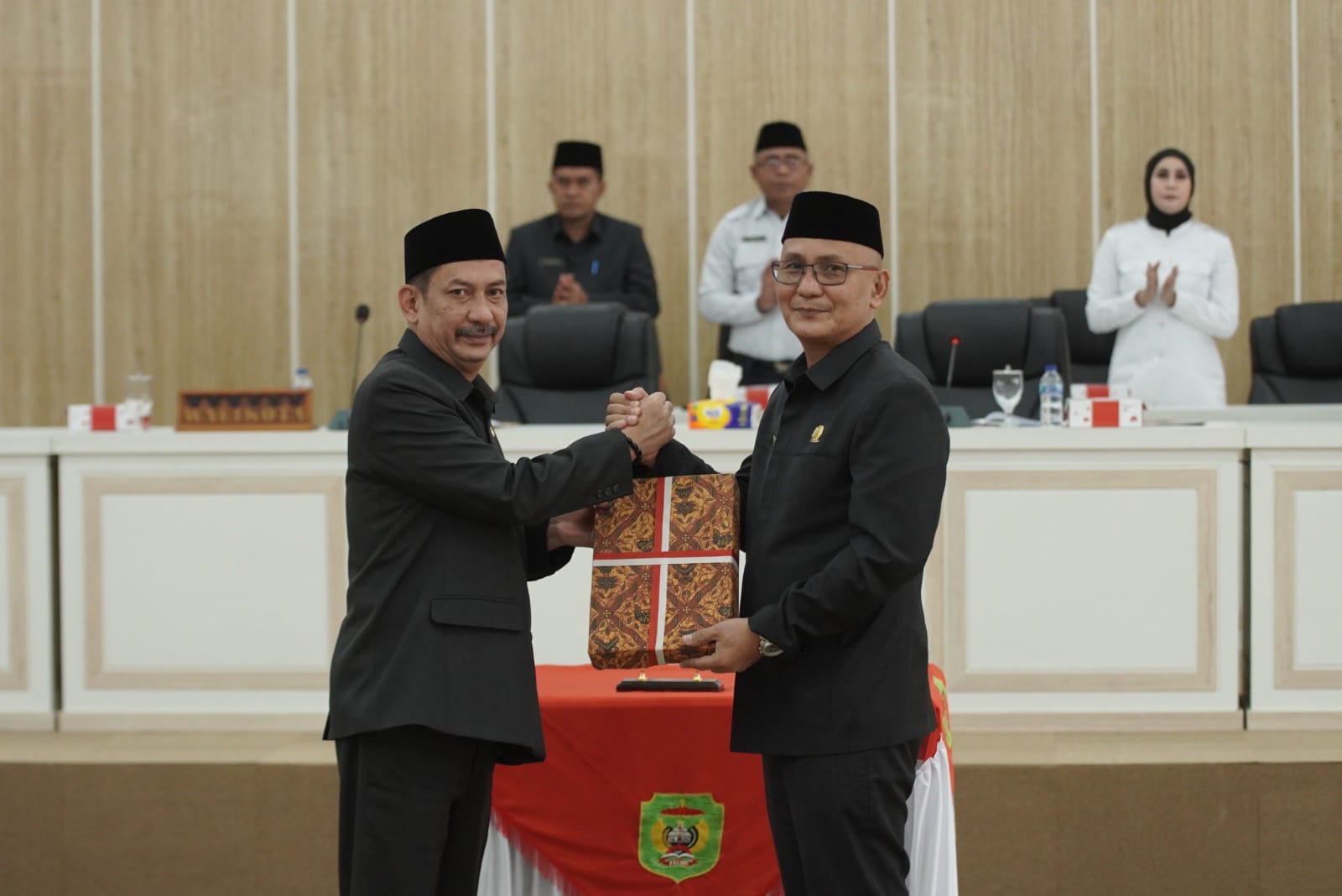 Pj. Wali Kota Palopo Hadiri Rapat Paripurna DPRD, Sampaikan Lima Ranperda untuk Dibahas