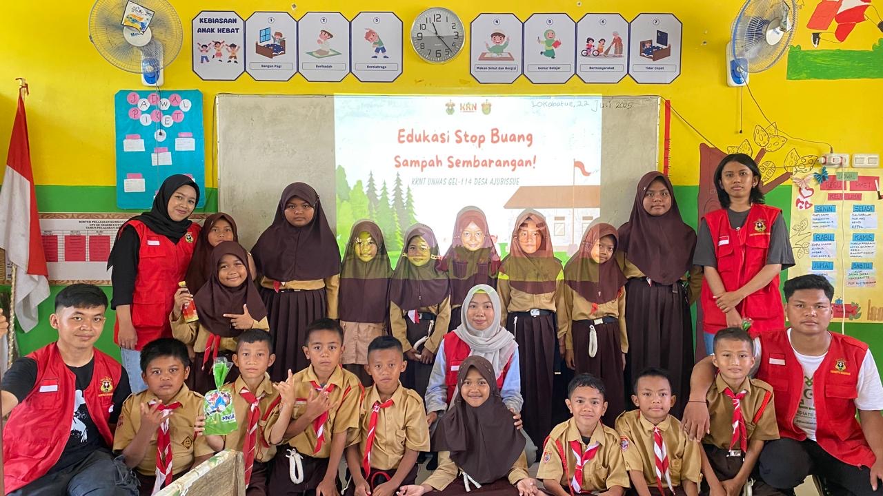 Dukung Kebersihan Lingkungan, Mahasiswa KKNT UNHAS Adakan Edukasi Stop Buang Sampah Sembarangan Sejak Dini
