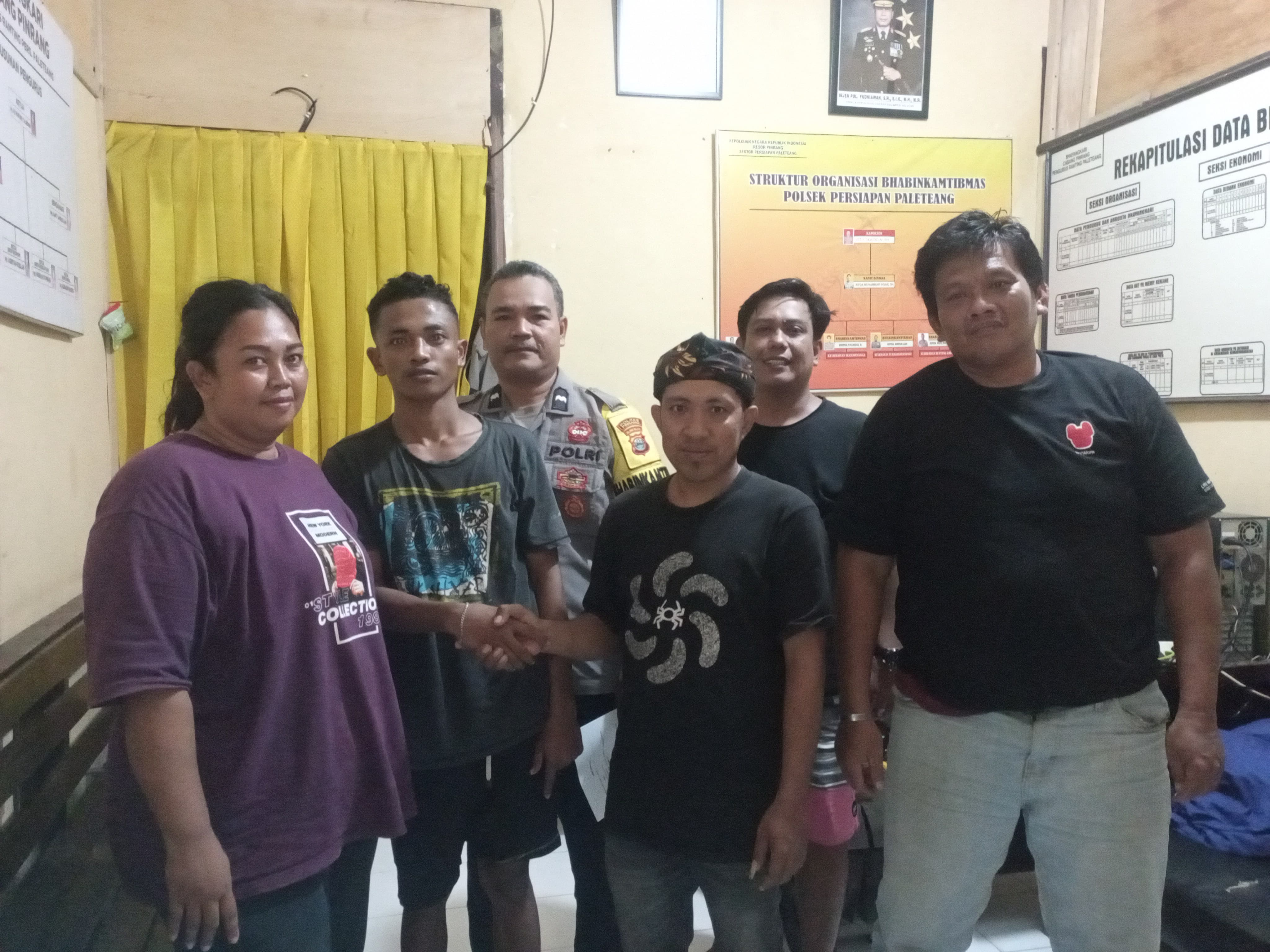 BABINKAMTIBMAS TEMMASSARANGNGE MEDIASI PERSELISIHAN WARGA PALETEANG