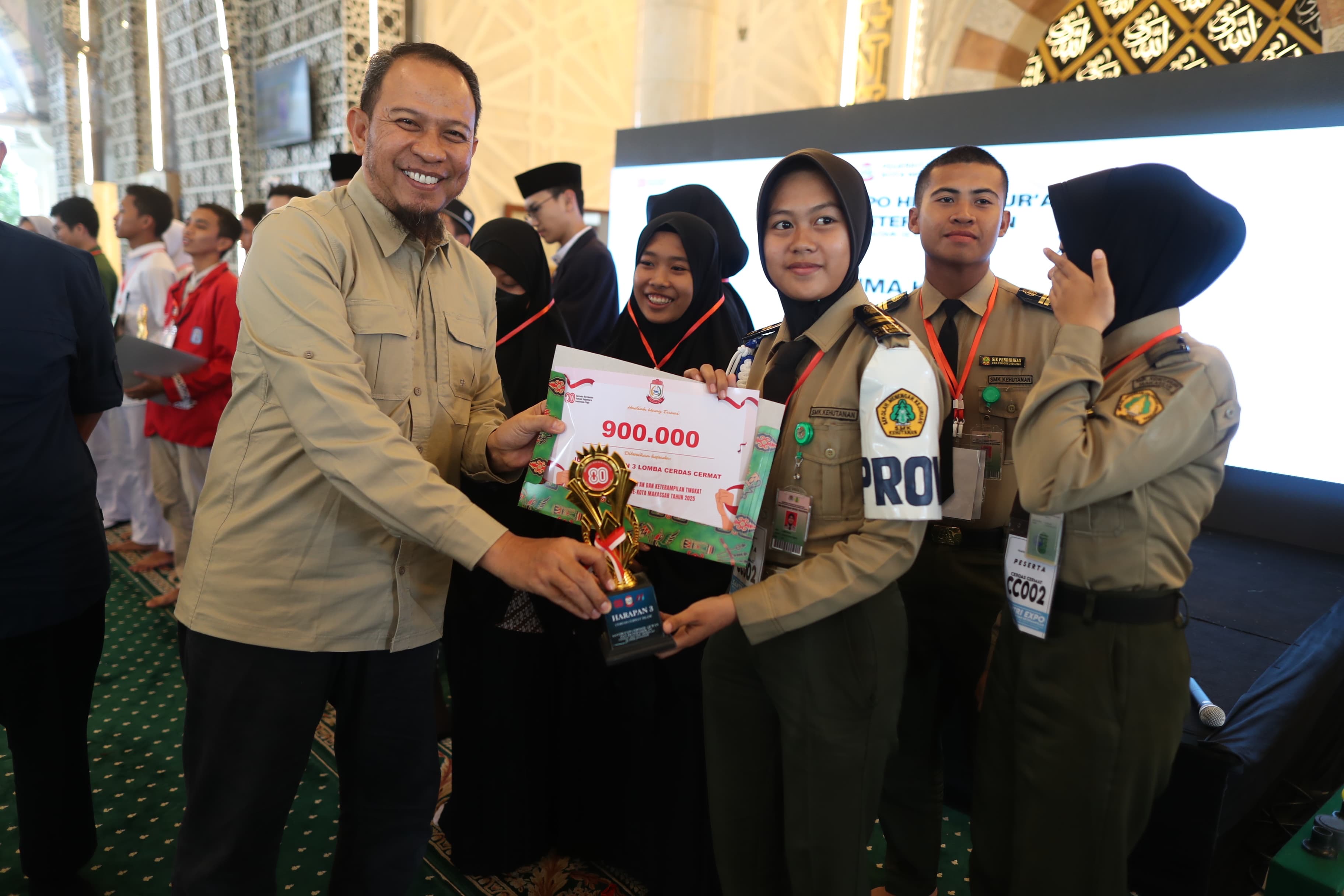 600 Siswa SMA/SMK se-Kota Makassar Ikuti Expo Hifdzil Qur’an dan Keterampilan di Masjid Raya