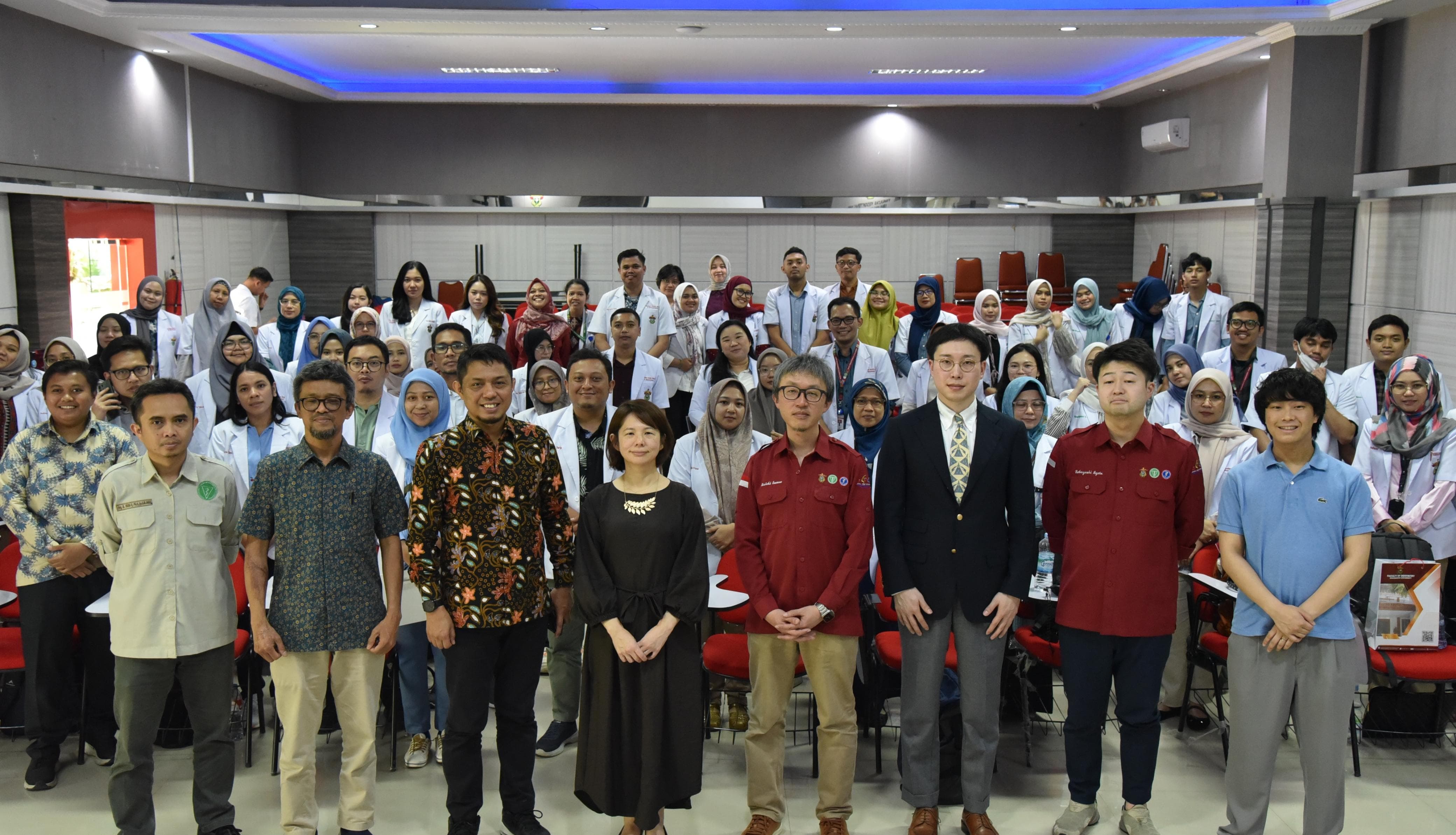 Gelar Kuliah Tamu, Spesialis Bedah Mulut dan Maksilofasial FKG Unhas Hadirkan dua pakar dari Jepang