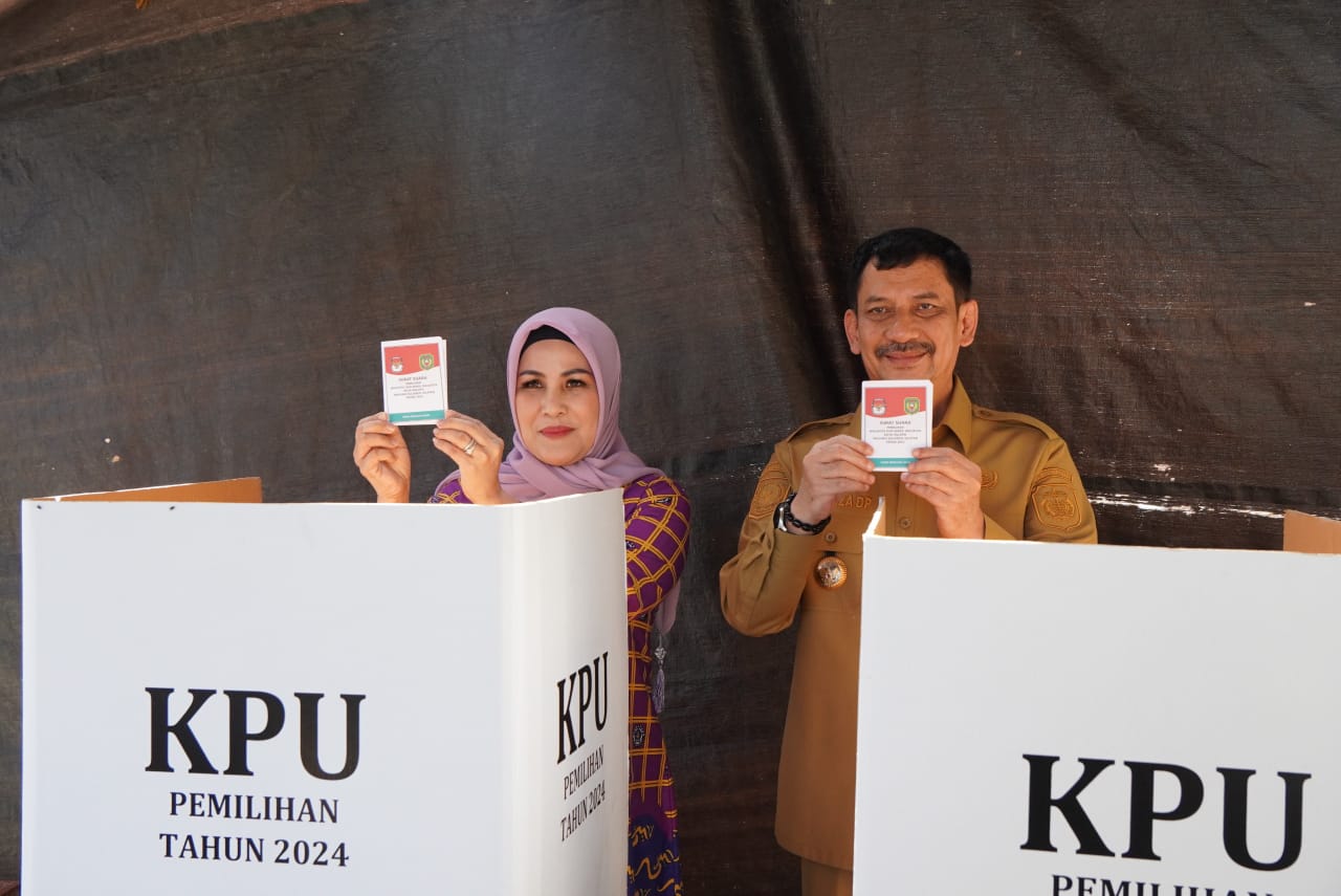 Pj Wali Kota Salurkan Hak Suara Pada PSU Palopo: Politik Secukupnya, Persaudaraan Selamanya
