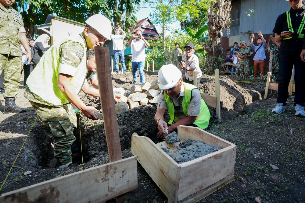 Gandeng Kodam XIV Hasanuddin, Gubernur Sulsel Groundbreaking Pembangunan Rumah Layak Huni di Takalar