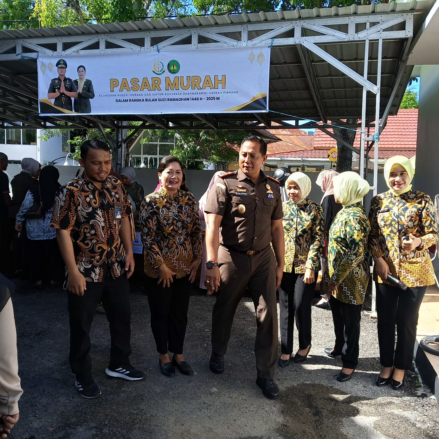 Kejaksaan Negeri Pinrang Gelar Pasar Murah Sembako untuk Masyarakat
