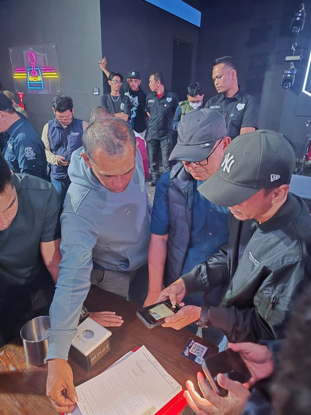 Helens Beroperasi Ilegal, Asrul Sani: Pemprov Sulsel Tidak Pernah Keluarkan Izin