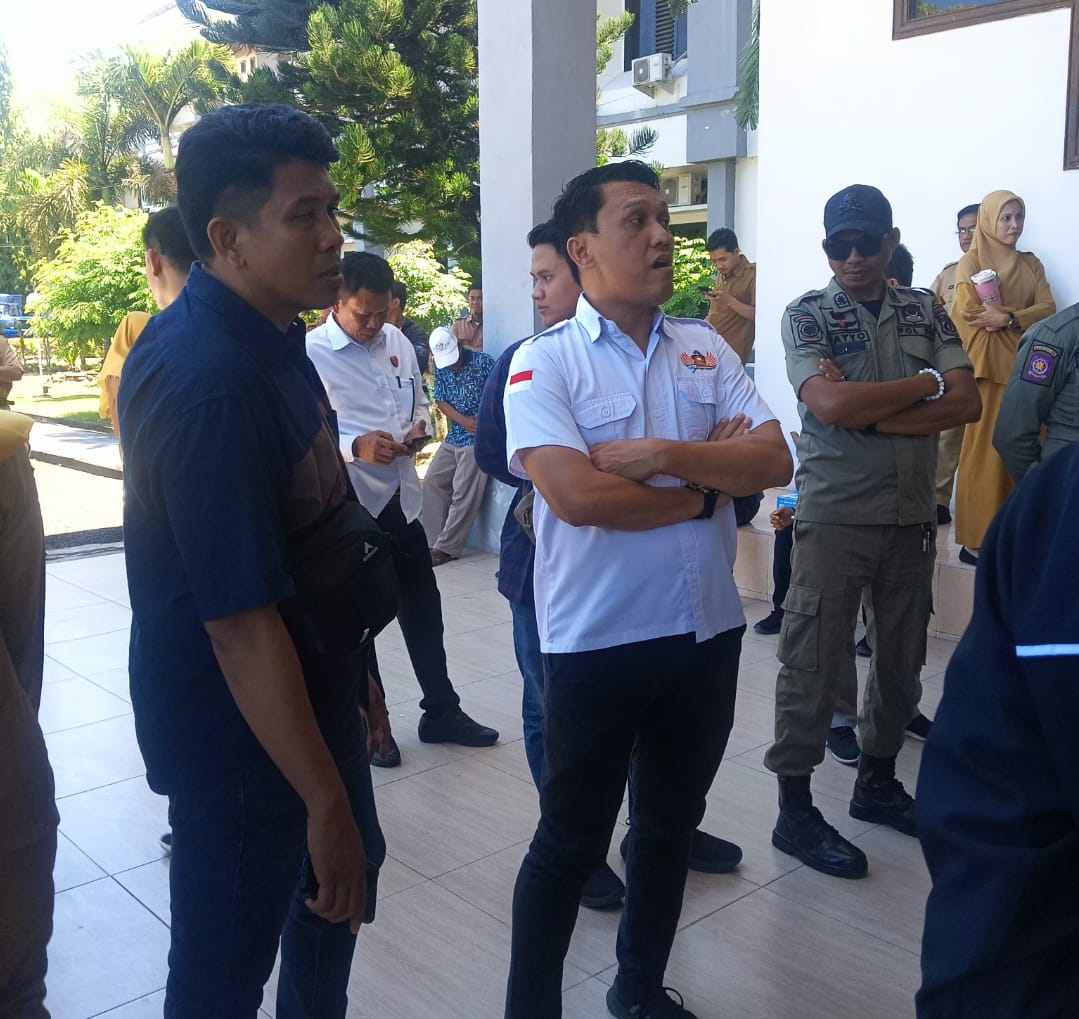 Pemuda Paleleng Bersatu Gelar Aksi Demo Tuntut Infrastruktur jalan dan jembatan ke Bupati Pinrang