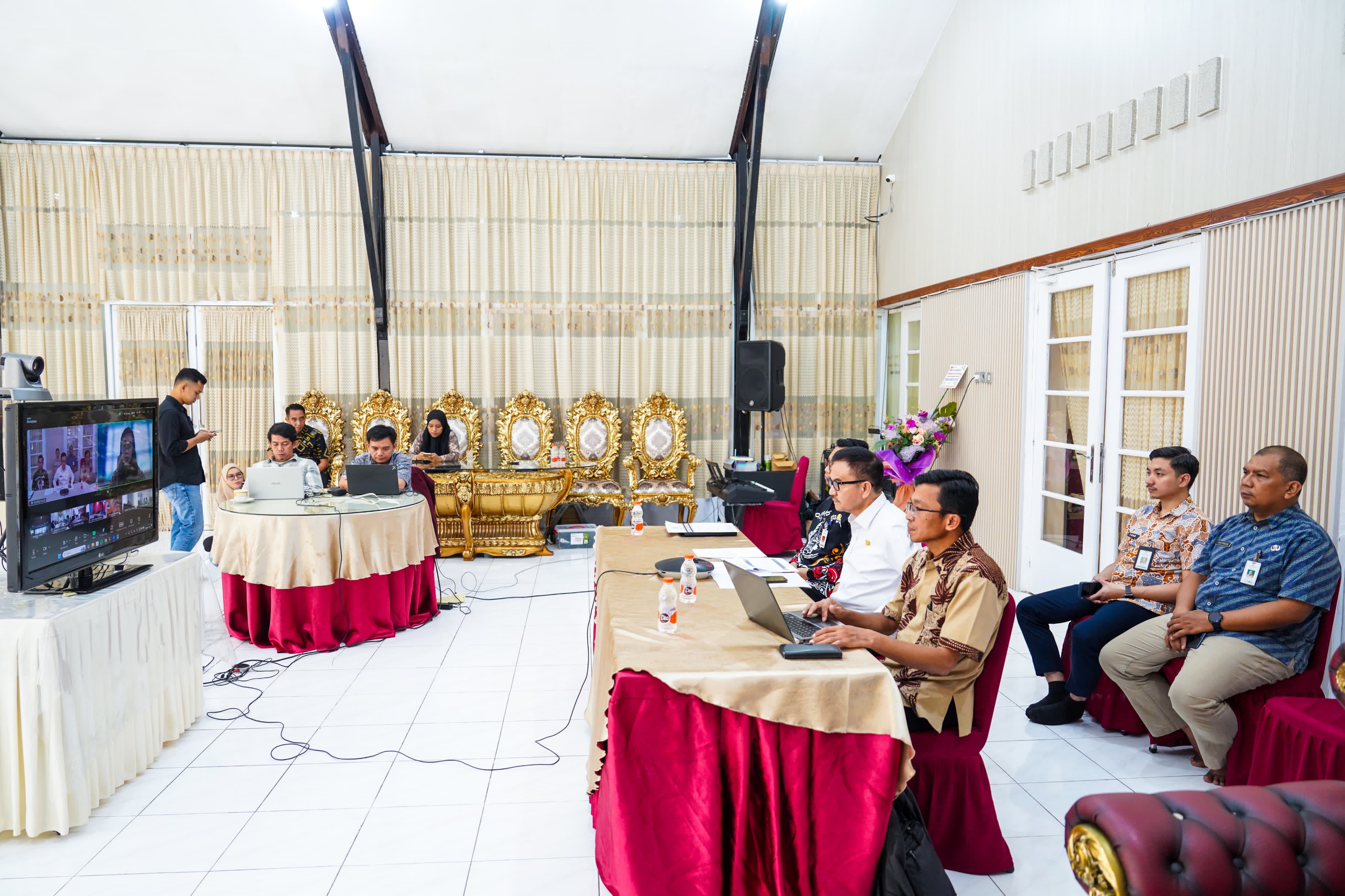 Sekda Sulsel Ikuti Rakor Perkembangan Penggunaan Kendaraan Bermotor Listrik Berbasis Baterai