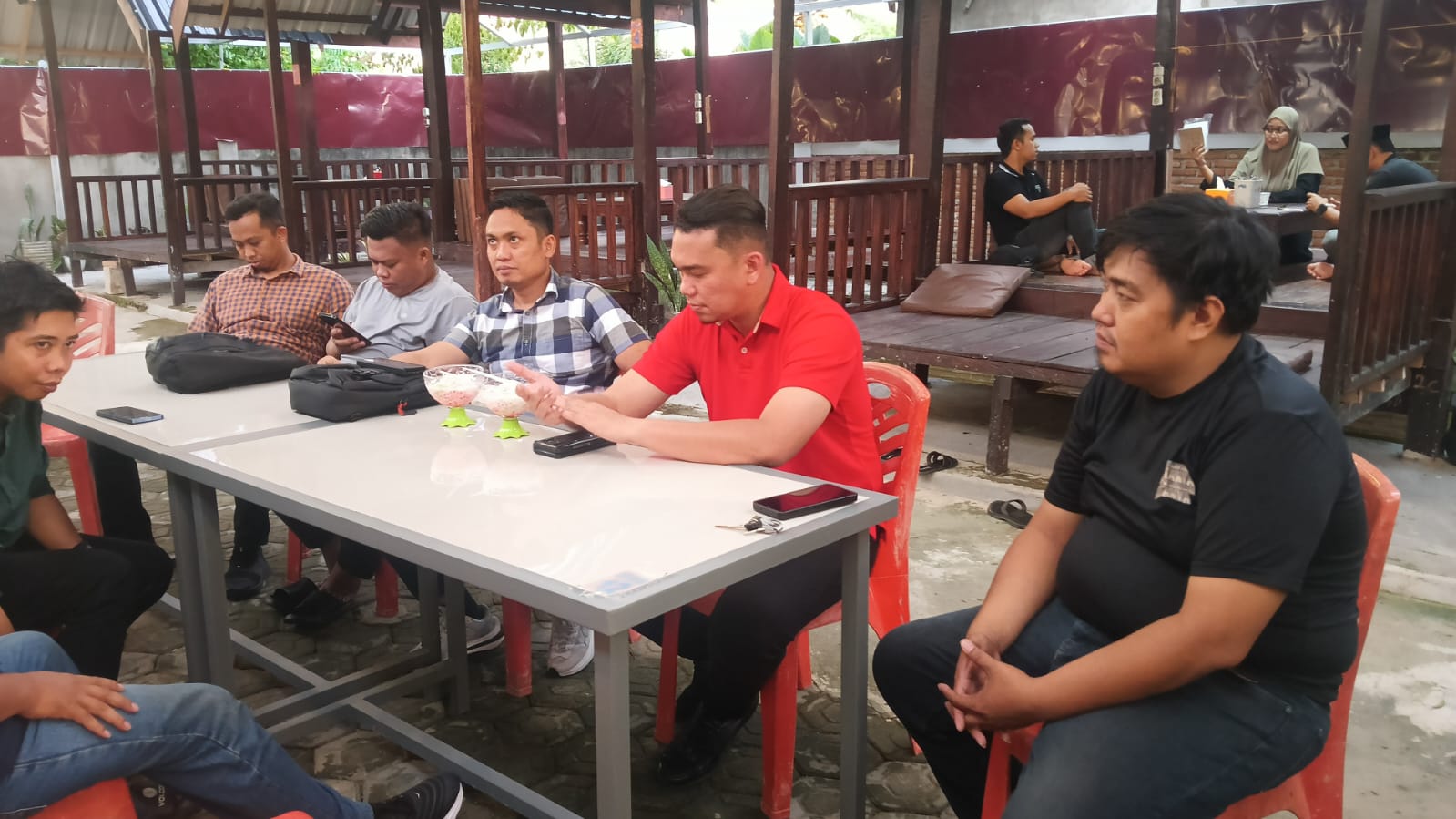 Kasat Reskrim Polres Pinrang, Andi Reza Pahlawan, Gelar Buka Puasa Bersama IWO