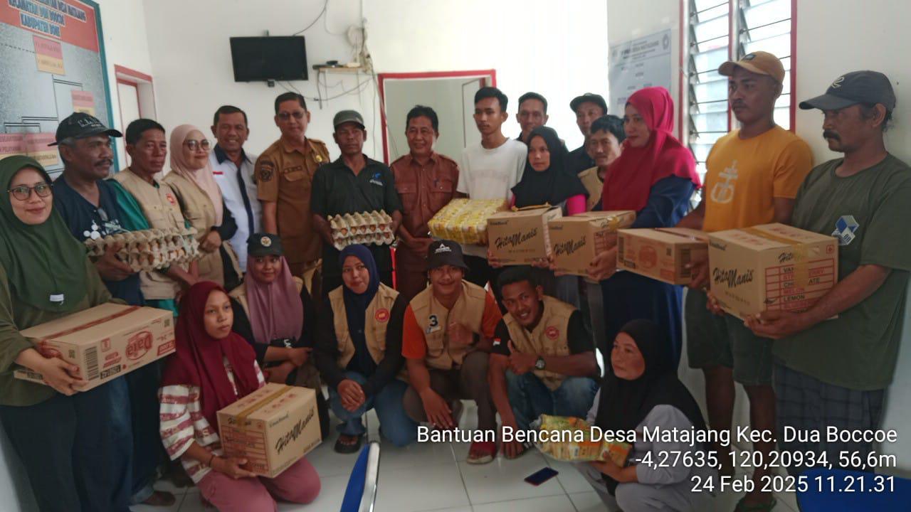 AAS Community Serahkan Bantuan Korban Angin Puting Beliung di Kabupaten Bone
