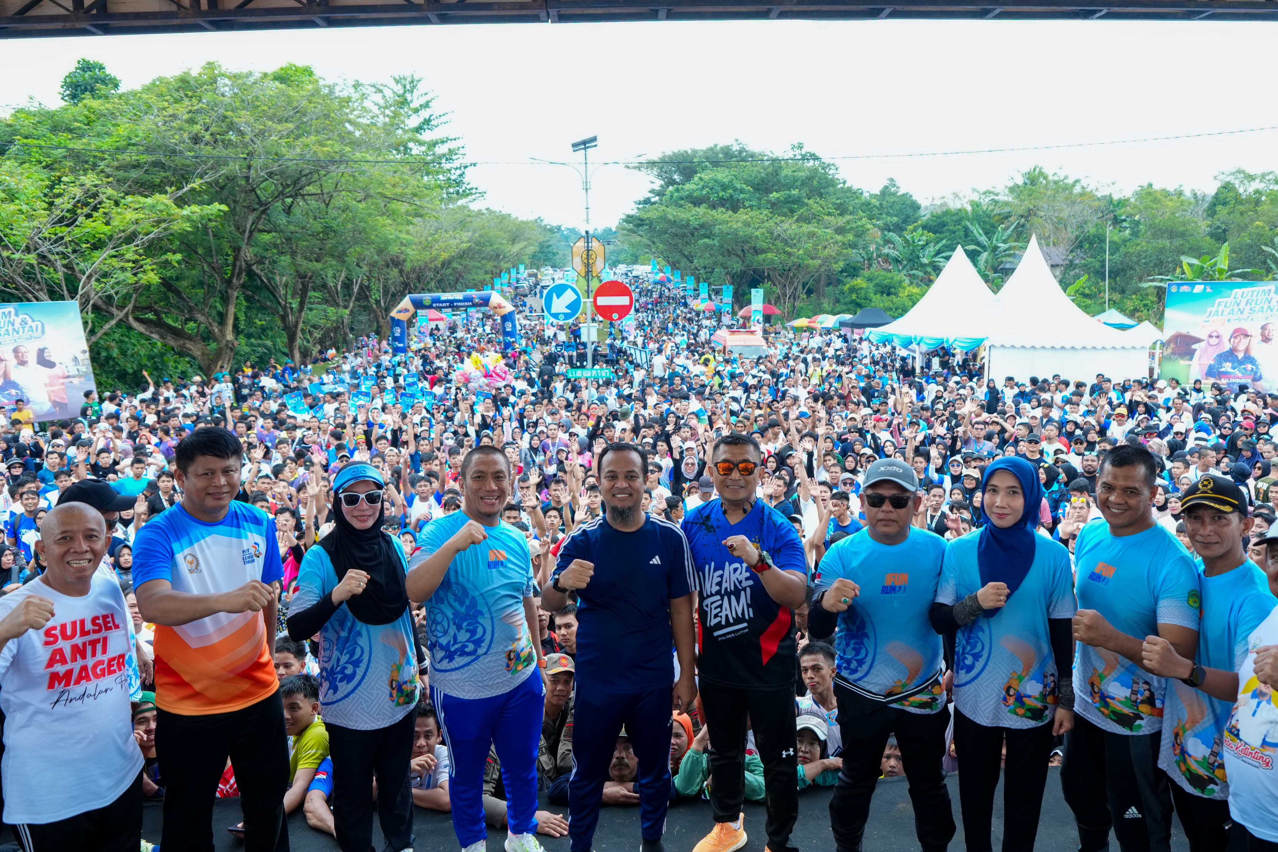 Gubernur Andi Sudirman Sulaiman Lepas Puluhan Ribu Peserta Fun Run Luwu Timur 2025 dan Anti Mager Sulsel