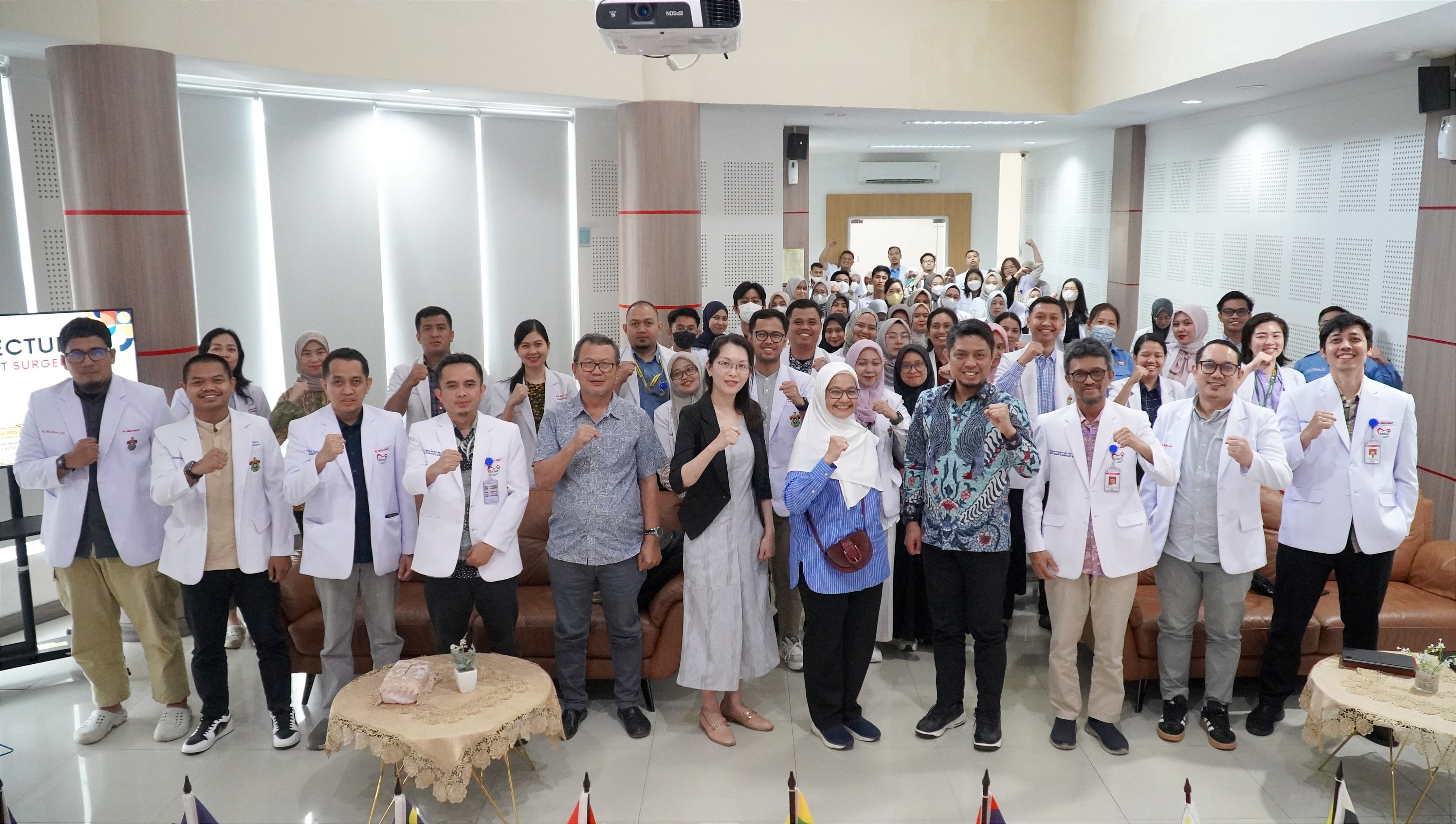 Hadirkan Dua Pembicara dari Malaysia, Prodi Spesialis Bedah Mulut dan Maksilofasial FKG Unhas Gelar Kuliah Tamu