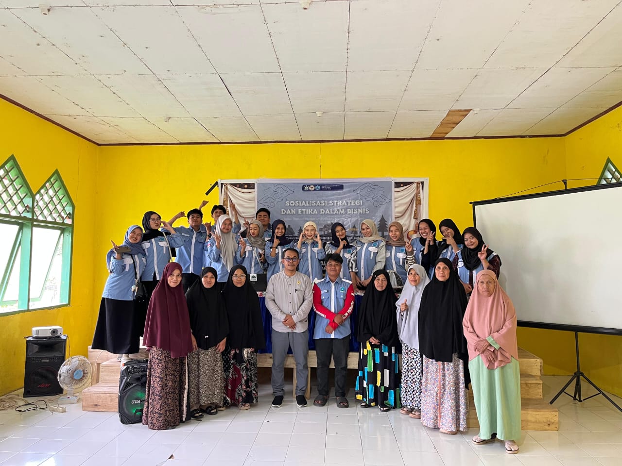 Gelar Pengabdian Masyarakat, HMPS EKIS Bangun Kemandirian Ekonomi Umat