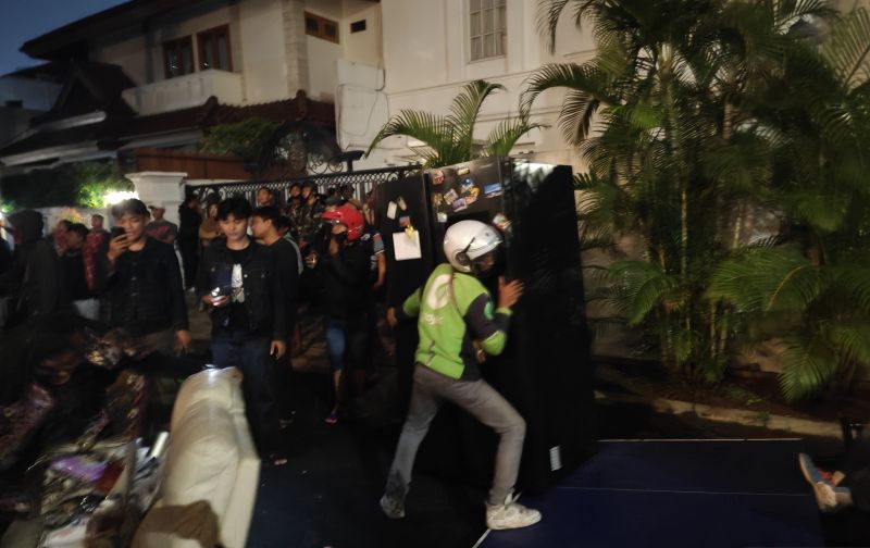 Rumah Anggota DPR RI Eko Patrio Dijarah Massa Pasca Demonstrasi di Jakarta