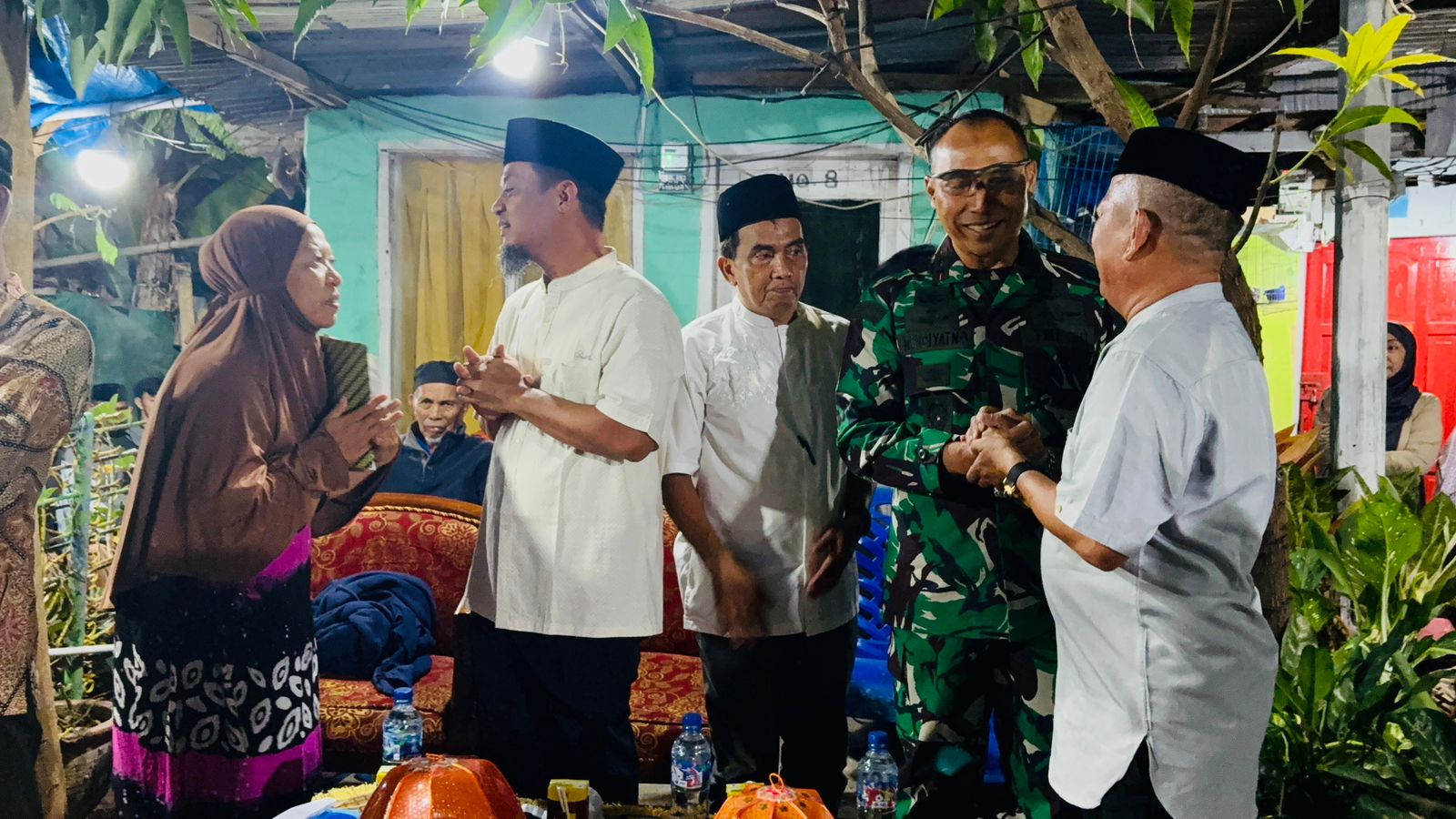 Gubernur Sulsel dan Pangdam Takziah ke Rumah Duka Ojol Korban Pengeroyokan Demo di Makassar