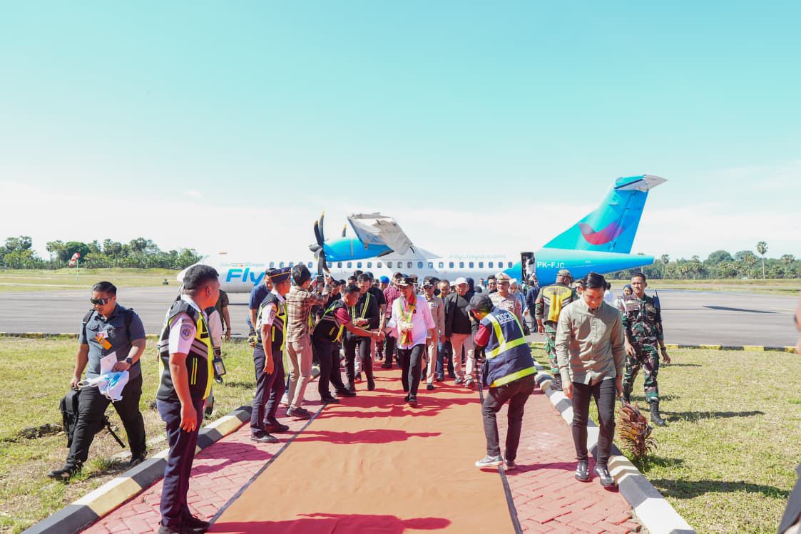Gubernur Sulsel Launching Penerbangan Perdana Pesawat Fly Jaya Airlines Rute Makassar–Bone