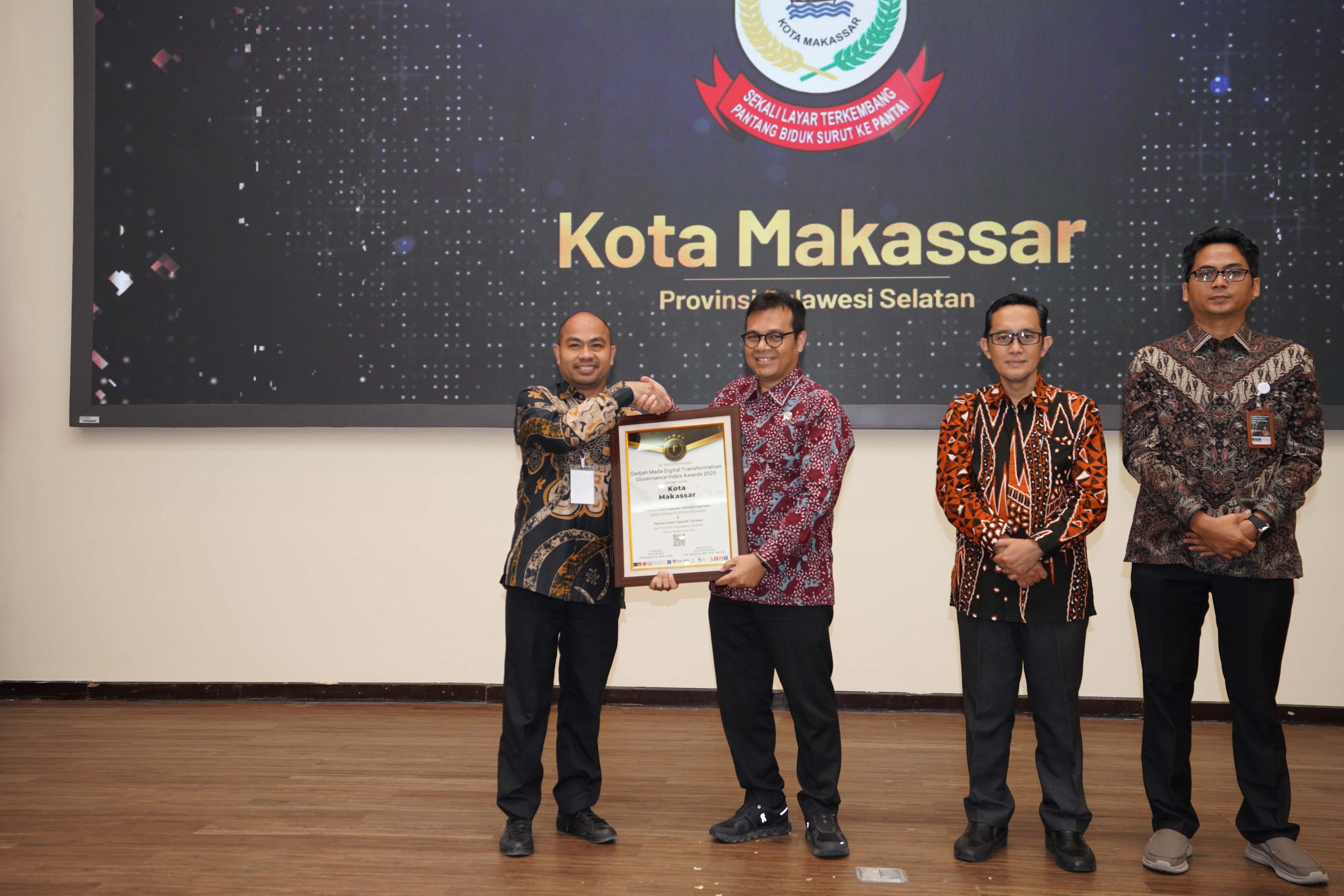 Pemkot Raih Penghargaan Gadjah Mada Digital Transformation Governance Index Awards 2025