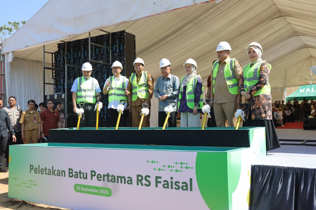 Munafri Dampingi JK Letakkan Batu Pertama di RS Islam Faisal