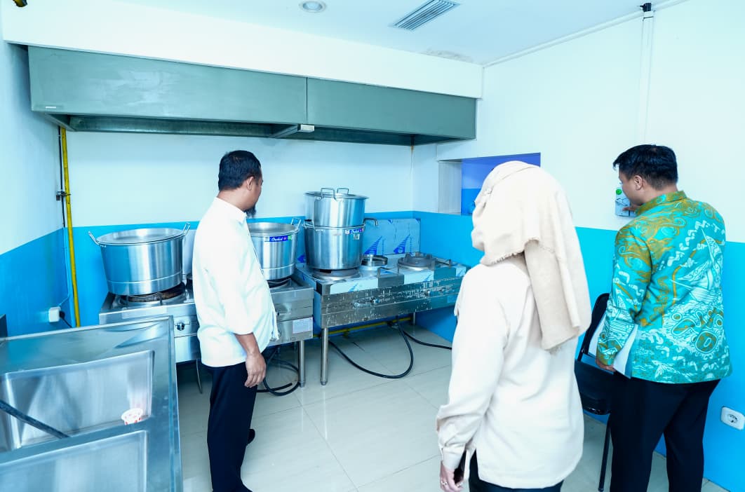 Gubernur Sulsel Tinjau Kesiapan Program Makan Bergizi Gratis Bersama KPPG