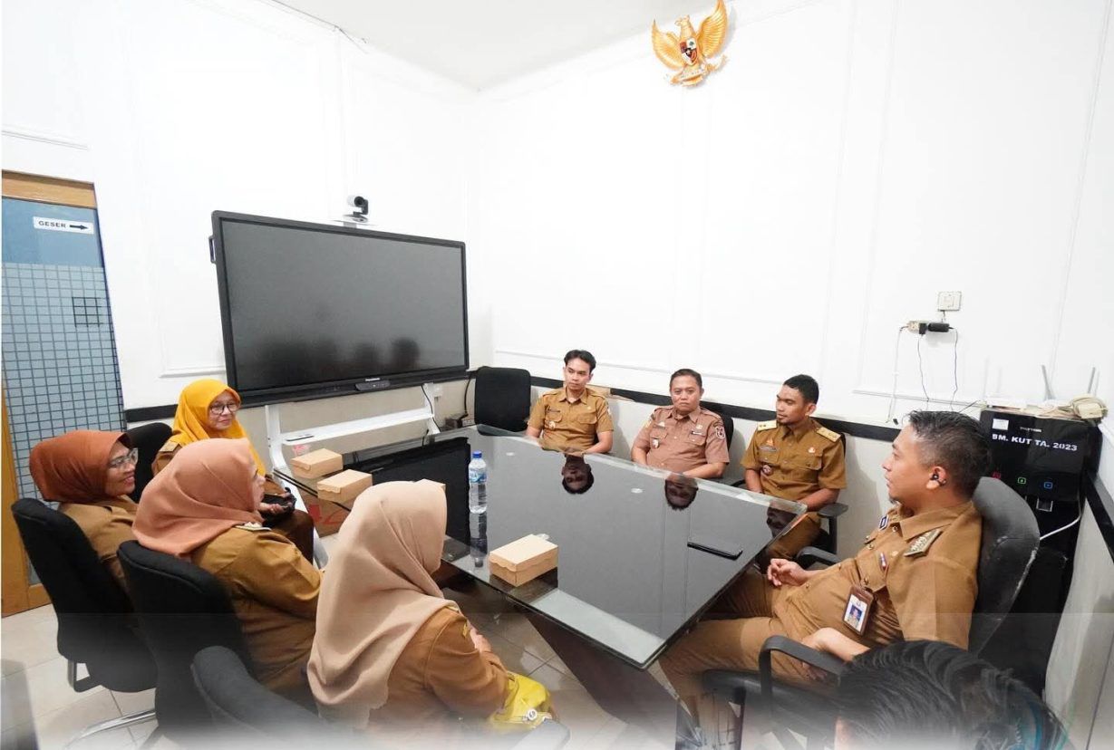 Pasca Pelantikan Lurah Baru, Camat Ujung Tanah Minta Agar Segera Bergerak Cepat Sukseskan Program Pemkot Makassar