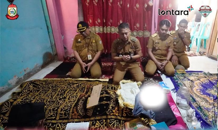 Camat Ujung Tanah Melayat Kerumah Duka Staf Satgas Kebersihan Ujung Tanah