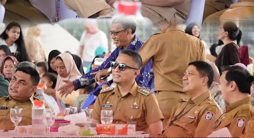 Camat Ujung Tanah Ikuti Gerakan Gemar Makan Telur Warnai HUT ke-356 Sulsel