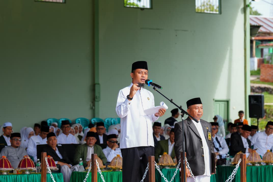 Gubernur Sulsel Kucurkan Rp5 Miliar untuk Pemkab Barru, Dukung Perbaikan Jalan ke Ponpes DDI Mangkoso