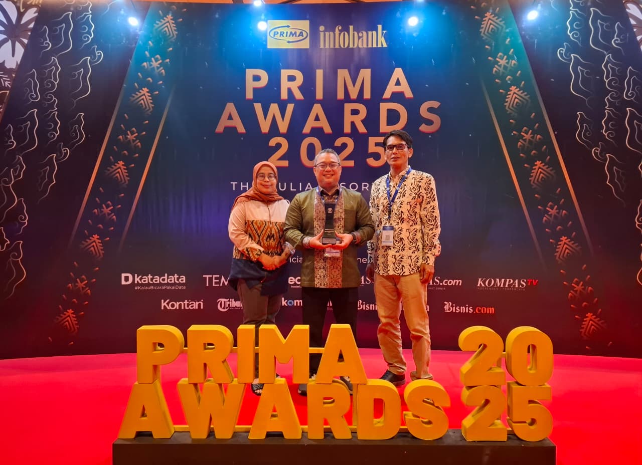 Bank Sulselbar Raih Penghargaan Platinum “Best Acquiring Bank ATM” di PRIMA Awards 2025