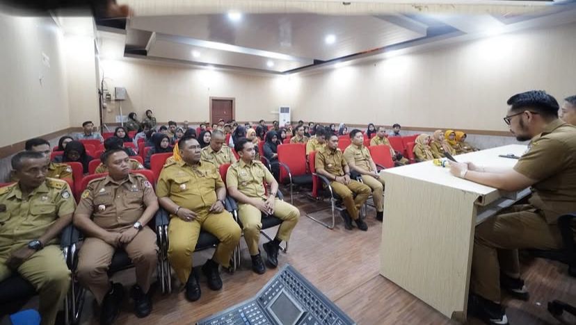 Camat Ujung Tanah Gelar Rapat Koordinasi Bersama Lurah dan Pejabat Struktural