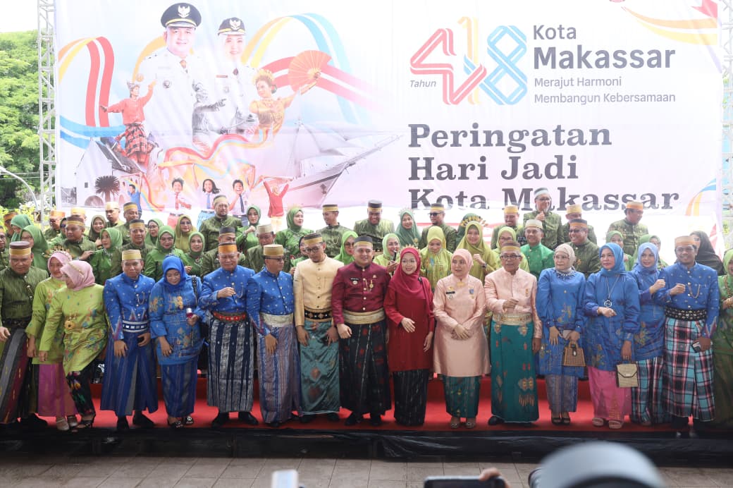 Kepala Daerah se-Sulsel Pakai Baju Adat Ikut Rayakan Hari Jadi Kota Daeng di Karebosi