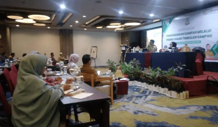 Dinas Lingkungan Hidup Makassar Gelar Workshop Penguatan Pengelolaan Sampah