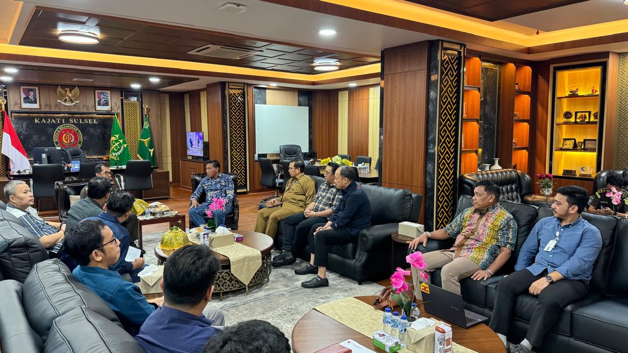 Direktur Utama PT. SCI (Perseroda) silaturahmi bersama Kepala Kejaksaan Tinggi Sulawesi Selatan