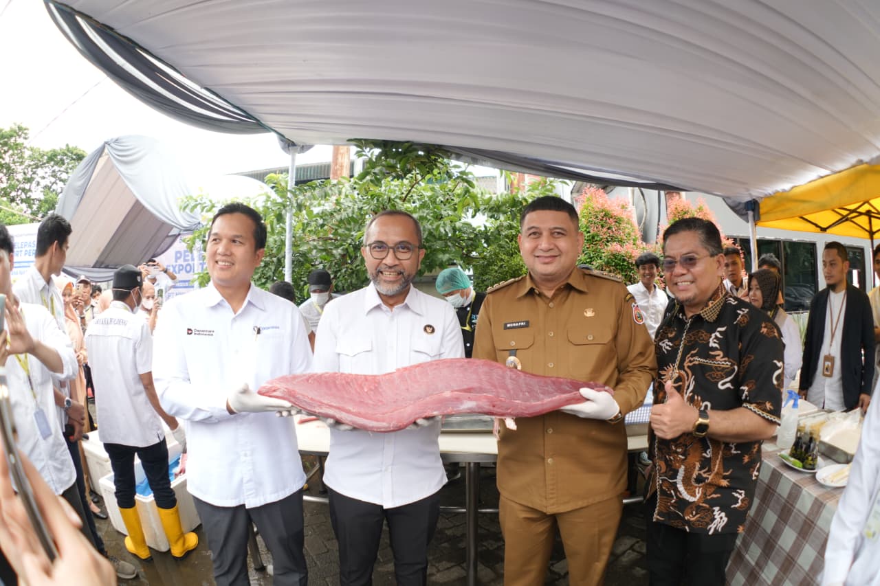 Walikota Makassar Lepas Ekspor Perdana Gurita PT NNS Ke Jepang 