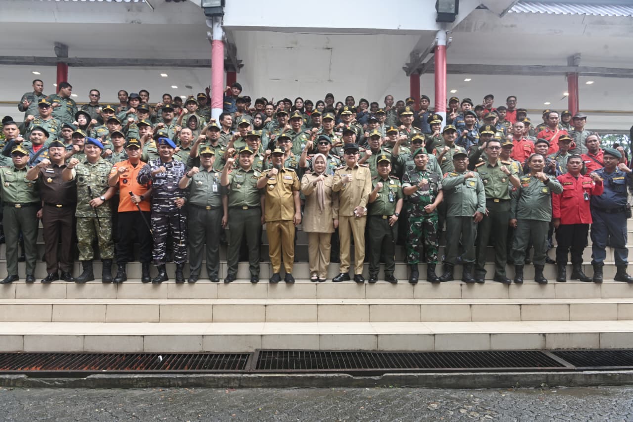 Jelang Pergantian Tahun, Gubernur Sulsel Pimpin Apel Kesiapsiagaan dan Lepas Rombongan Pemudik Gratis