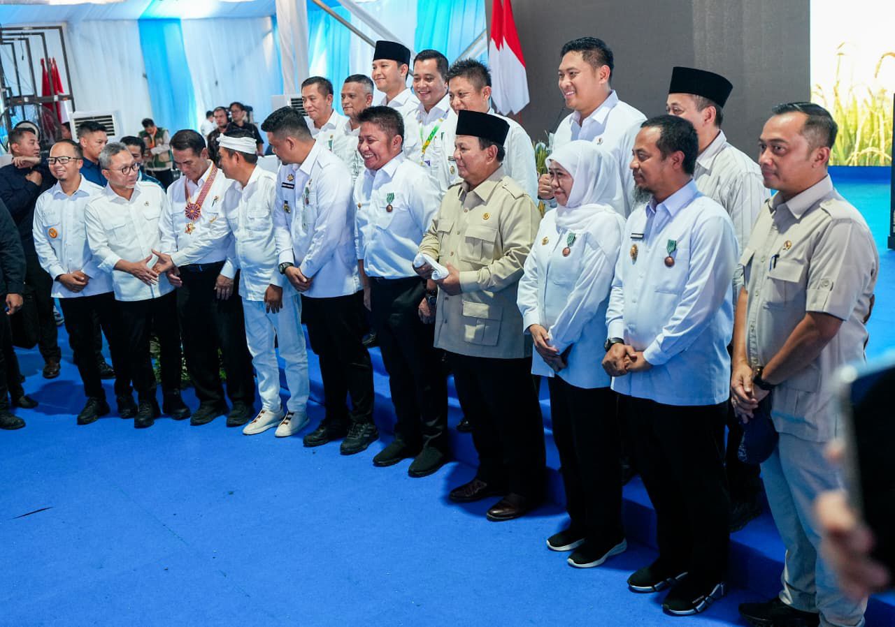 Sukses Tingkatkan Pertanian, Gubernur Sulsel Terima Satyalancana Wira Karya