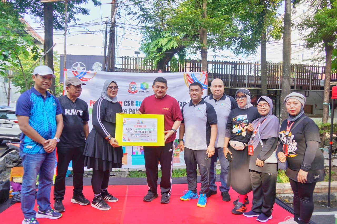 Wali Kota Makassar Hadiri Penyerahan CSR PERBANAS Sulsel untuk UMKM CFD Sudirman
