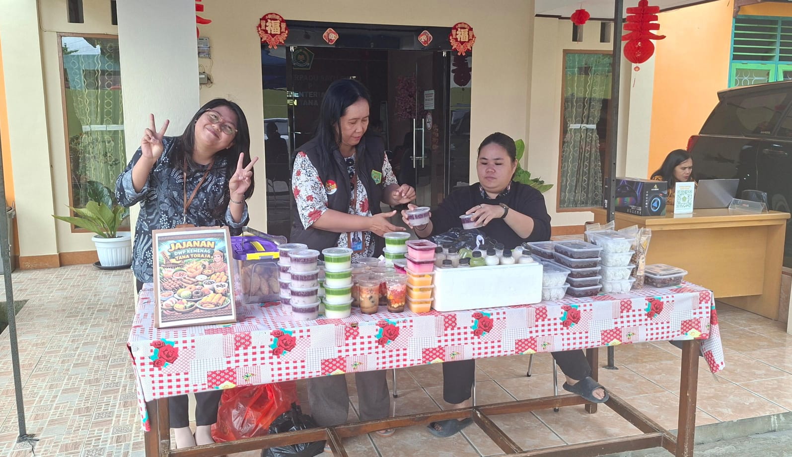 Viral! DWP Kemenag Tana Toraja Hadirkan Bazar Takjil Murah