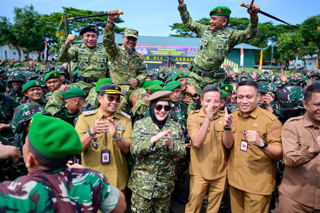 Wagub Sulsel Berbaur dalam Yel-Yel Peserta Komcad ASN di Gowa