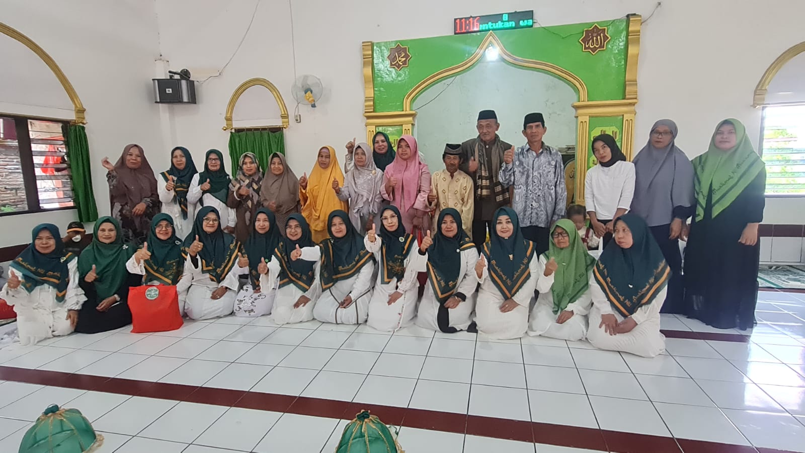 Wujud Kepedulian Sosial, Muslimat NU Tana Toraja Gelar Pengajian dan Bagi Sembako