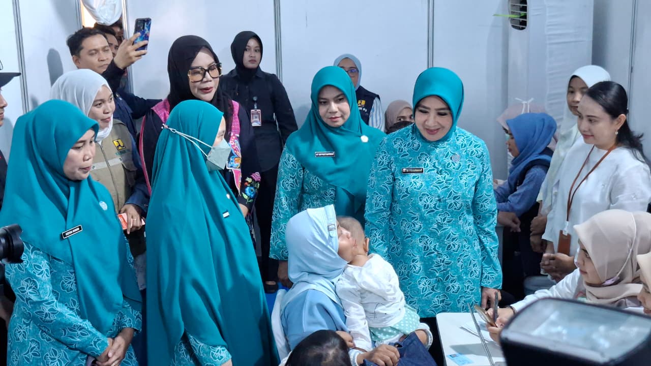 Peringati HKG PKK dan Hari Dekranas, 54.000 Ibu Hamil Minum MMS Serentak