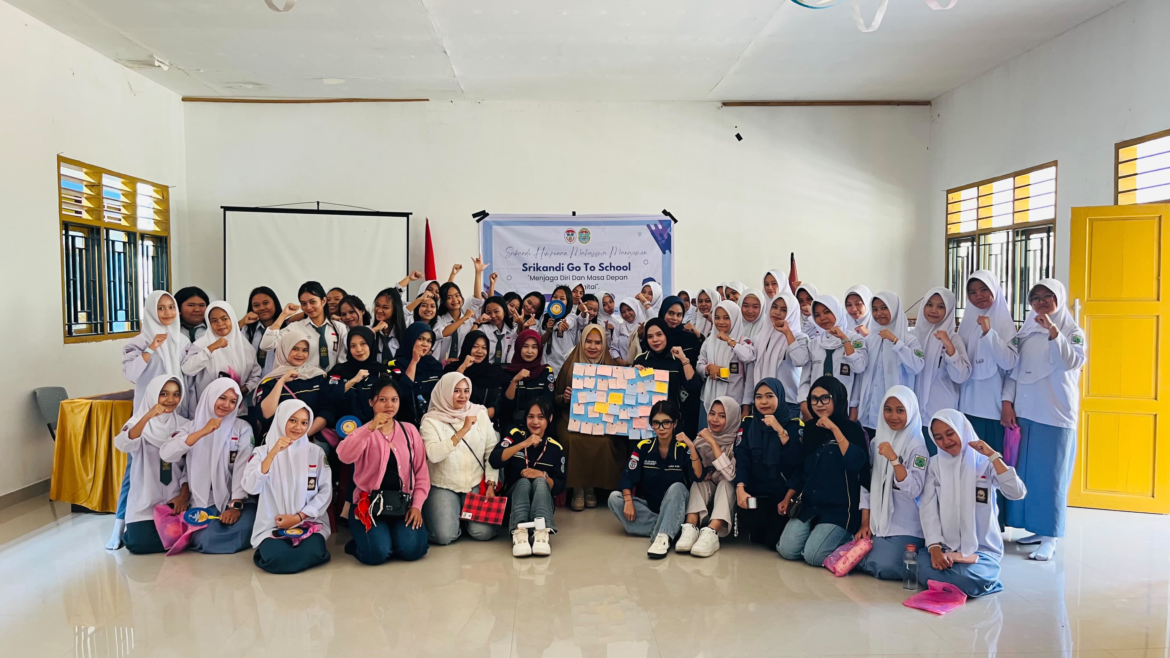 Srikandi Go to School, HMM FEB-UNANDA Edukasi Pelajar SMA Negeri 5 Luwu Utara