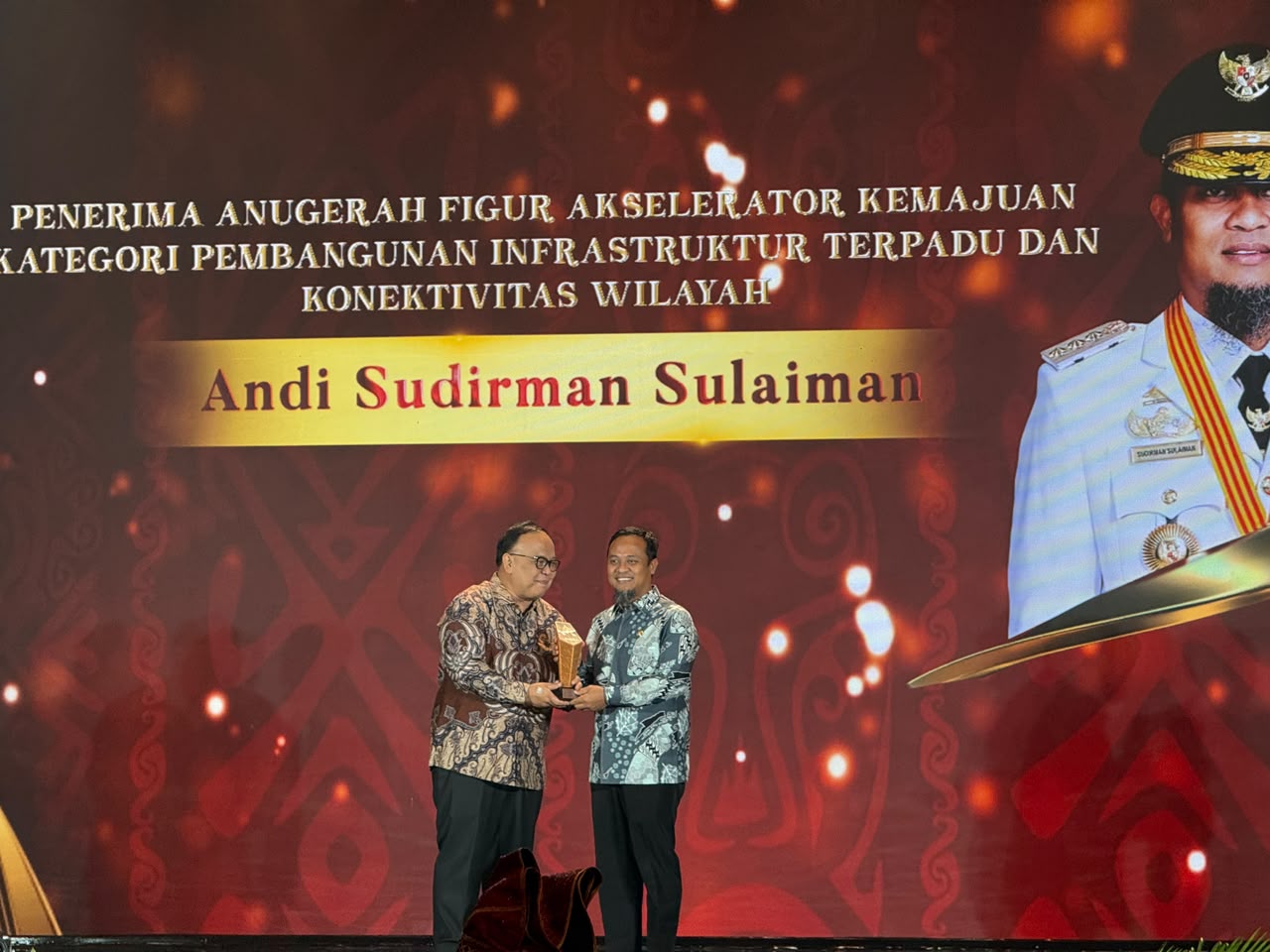 Program MYP Antar Gubernur Sulsel Raih detiktimur Awards 2026